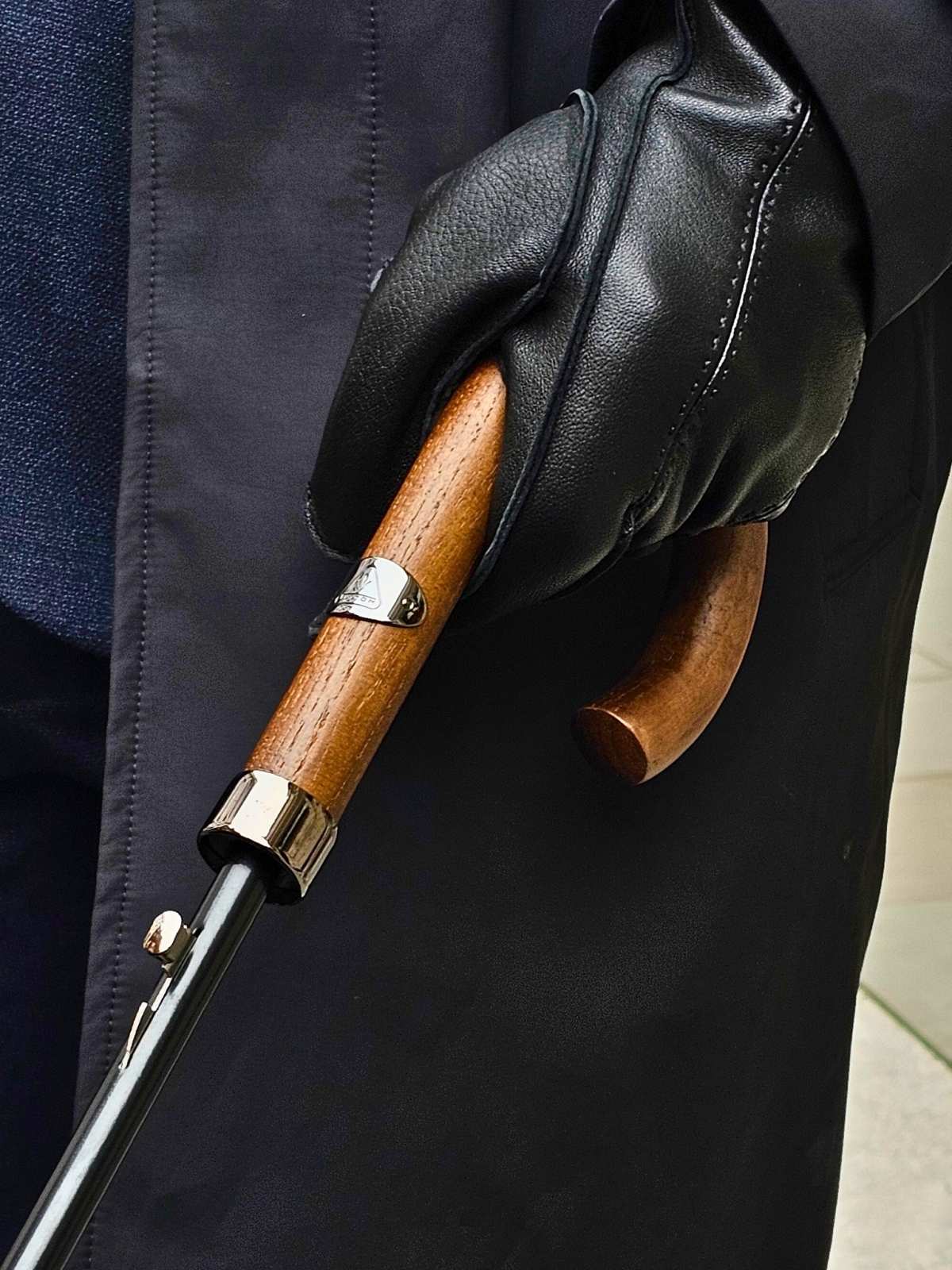 Mayfair 1 - Black - Image 4