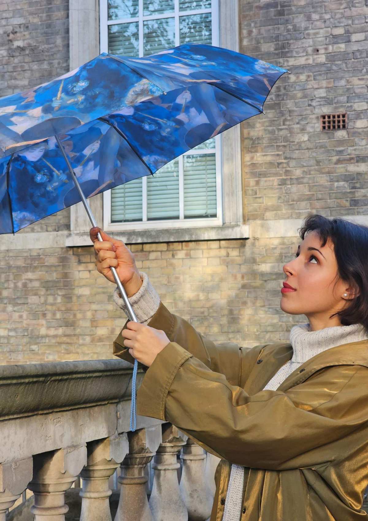 The National Gallery Minilite 2 - The Umbrellas - Image 3